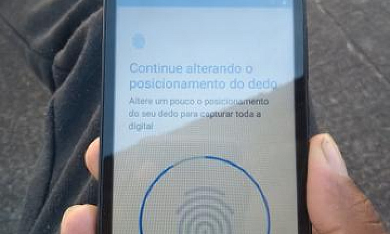 Moto E5...