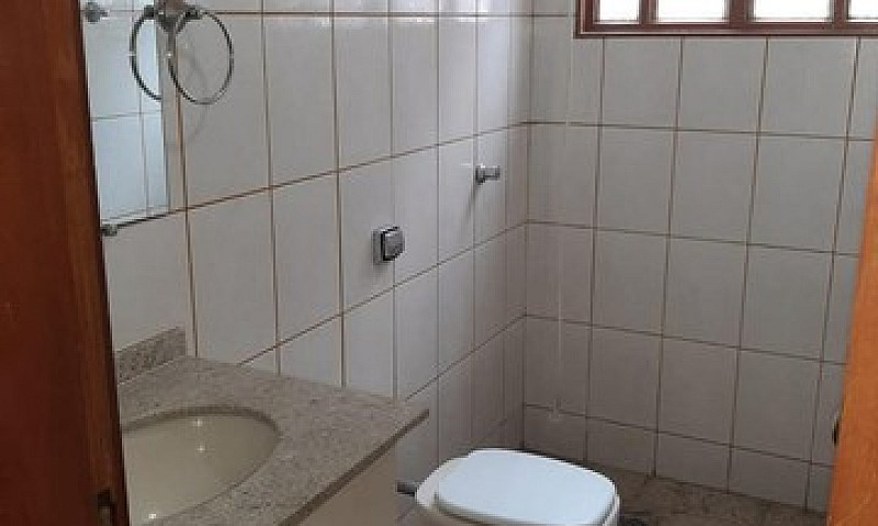 Casa Para Venda Em B...