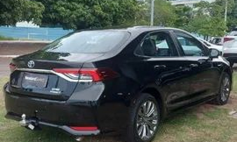 Corolla Altis Hybrid...