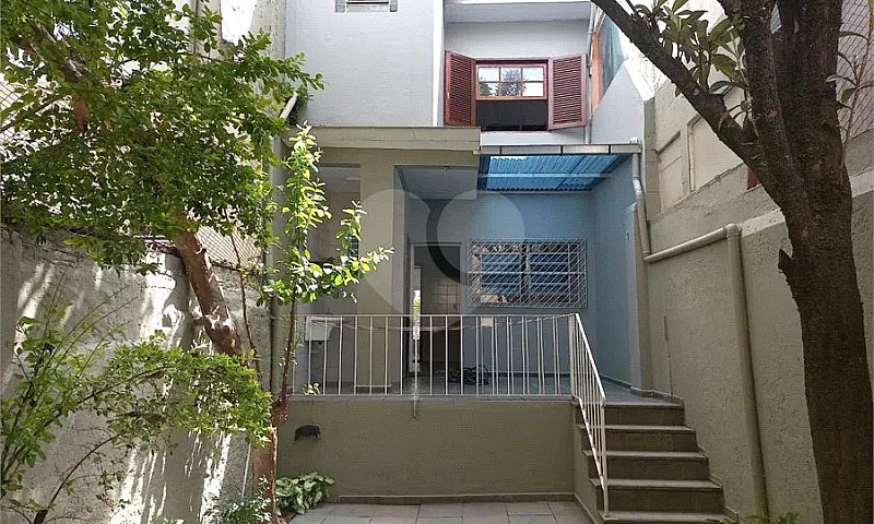 Casa Com 2 Quartos À...