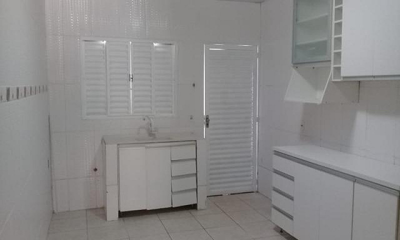 Alugo Casa 750 Reais...