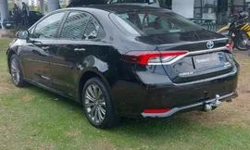 Corolla Altis Hybrid...