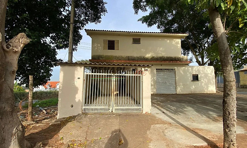 Casa Com 3 Dormitóri...