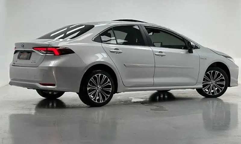 Corolla Altis Premiu...