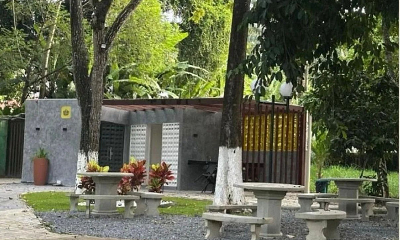 Casa Em Condomínio F...