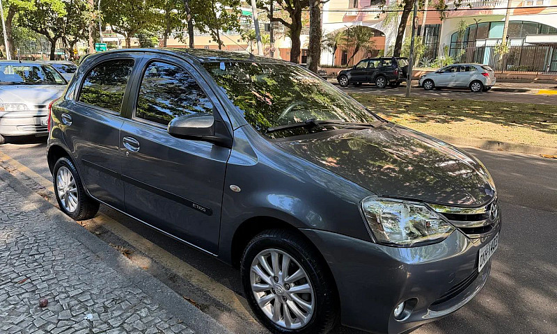 Toyota Etios Xls 1.5...