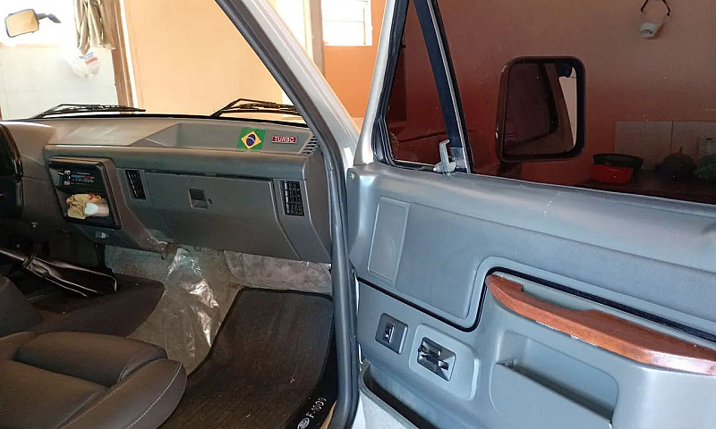 Ford F-1000 Super Di...