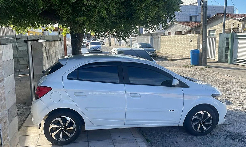 Chevrolet Onix Joy H...