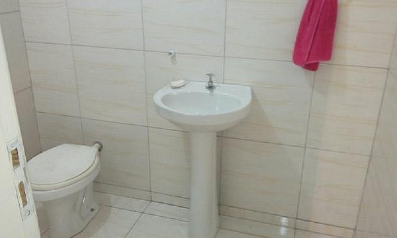 Alugo Casa Fundos No...