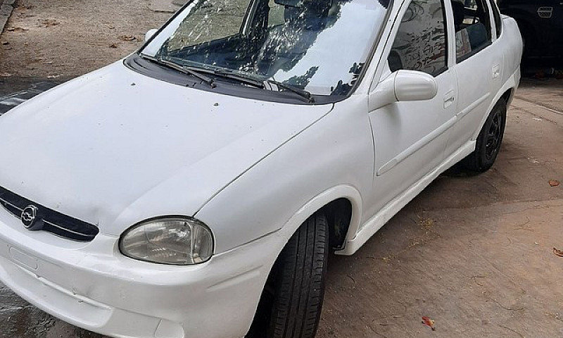 Corsa Classic 2004...