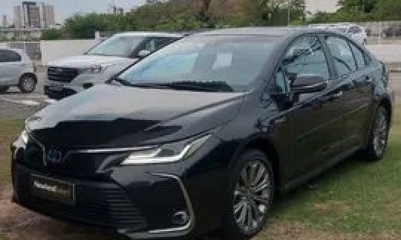 Corolla Altis Hybrid...