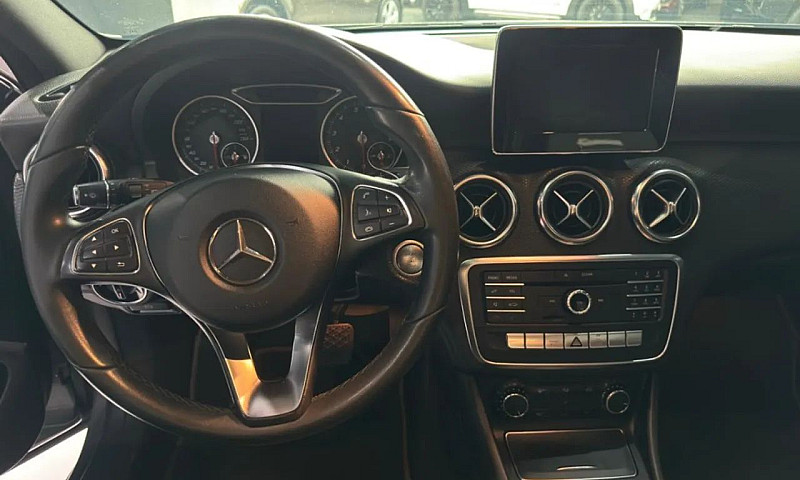 Mercedes-Benz A-200 ...
