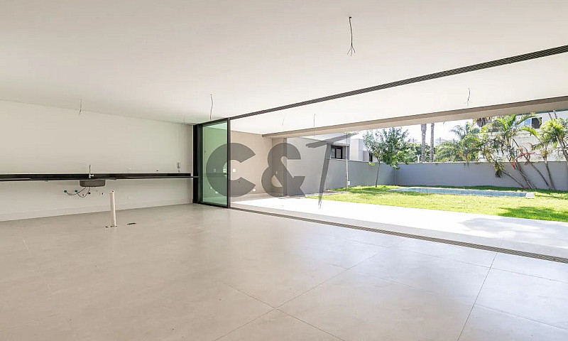 Casa De Condomínio -...