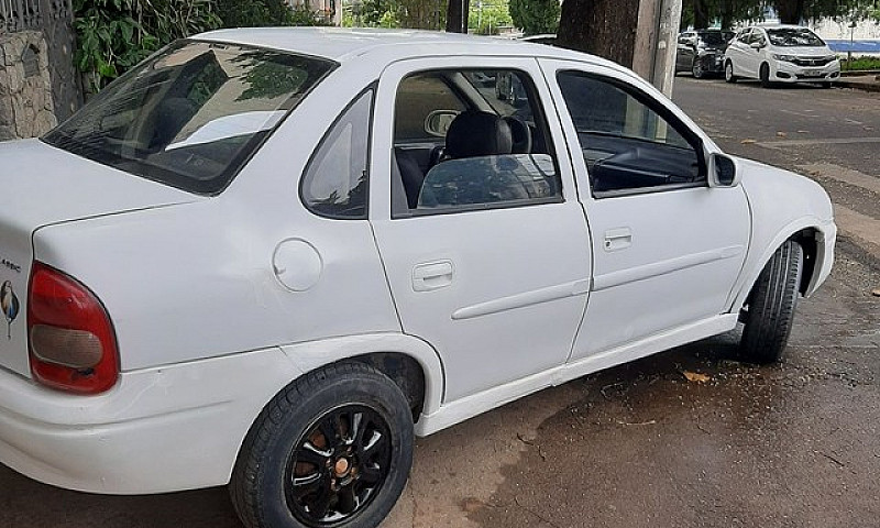 Corsa Classic 2004...
