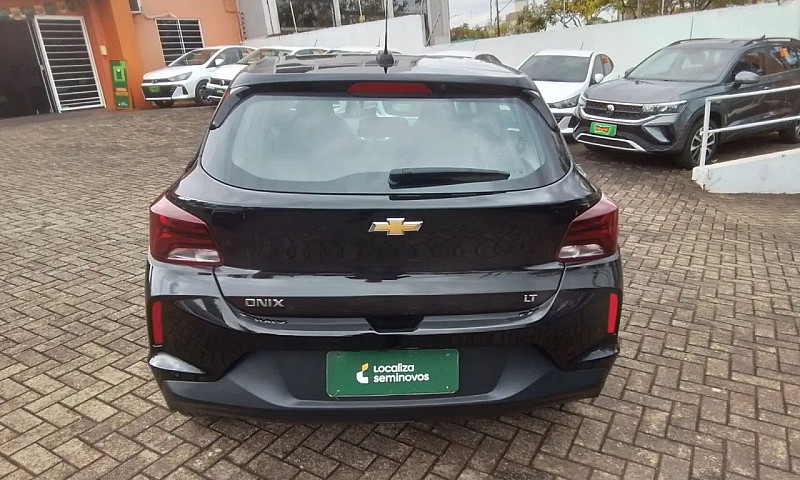 Chevrolet Onix Hatch...