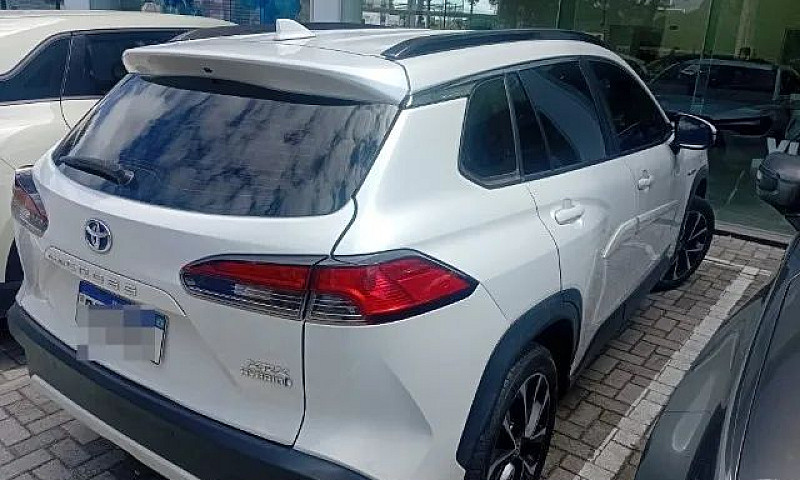 Toyota Corolla Cross...