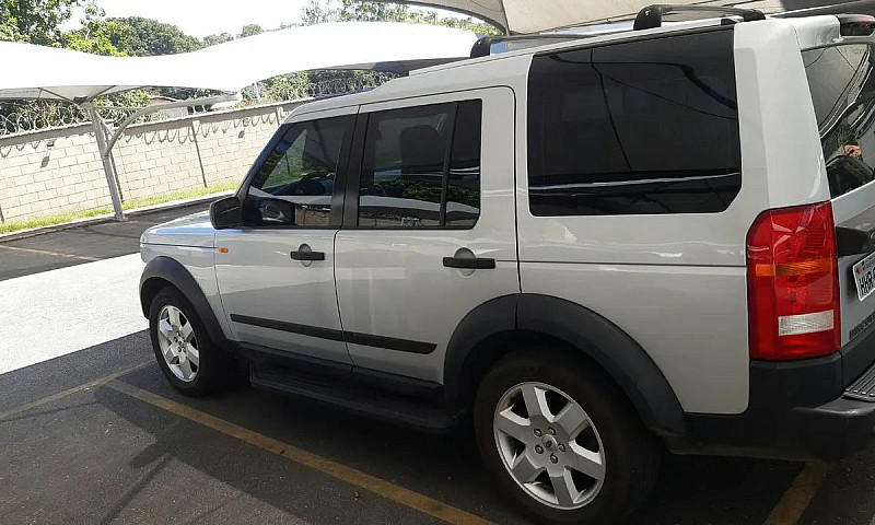 Land Rover Discovery...