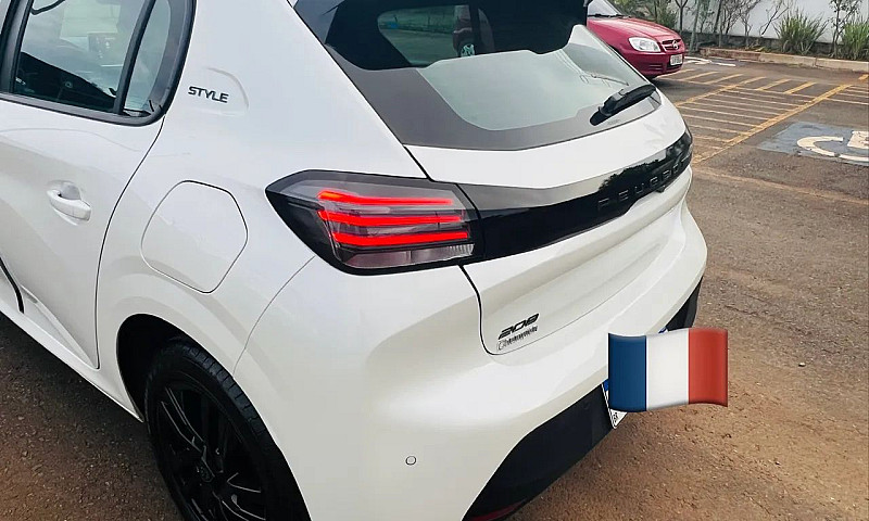 Peugeot 208 Style 1....