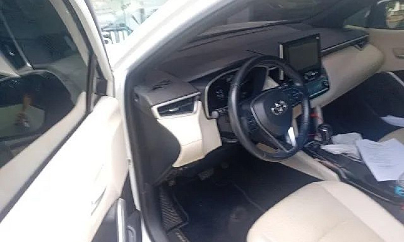 Toyota Corolla Cross...