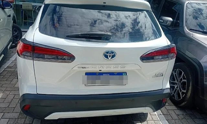 Toyota Corolla Cross...