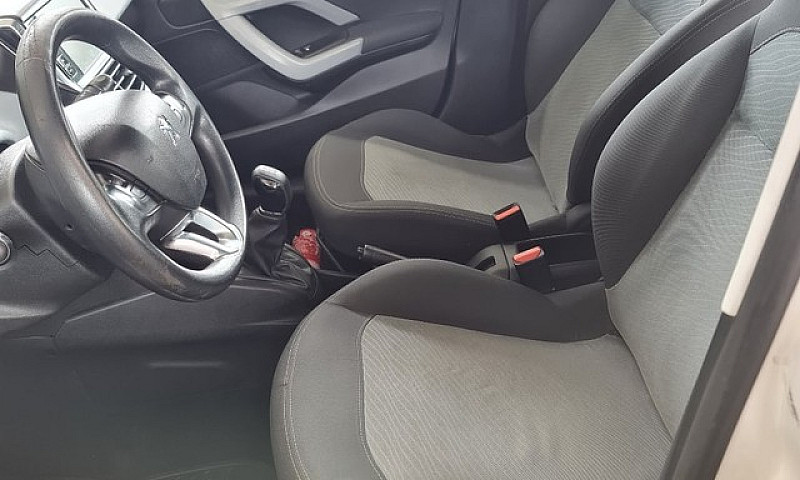 Peugeot 208 Allure 1...