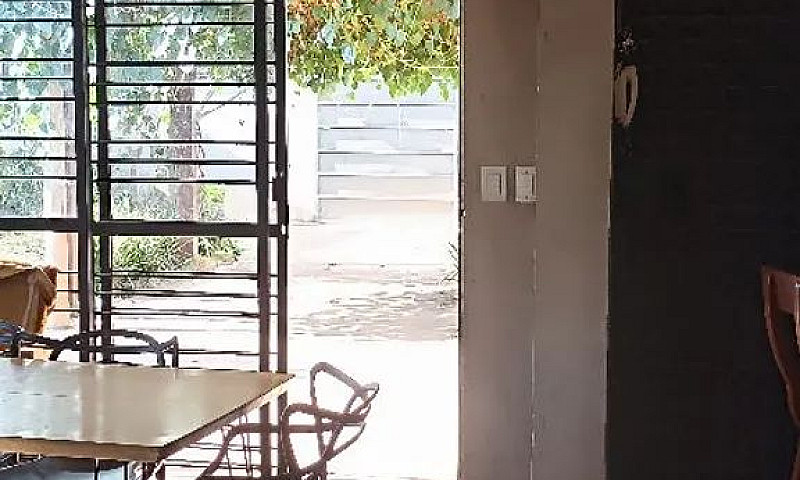 Casa No Jardim Helvé...