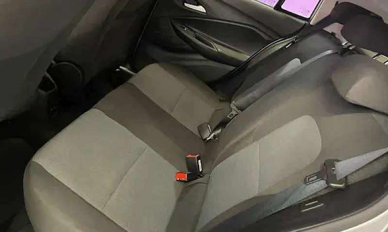 Chevrolet Onix Hatch...