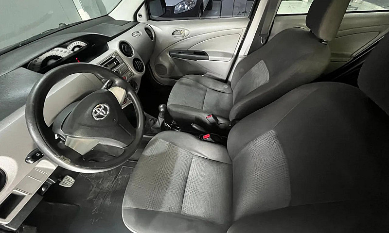 Toyota Etios Xs 1.3 ...