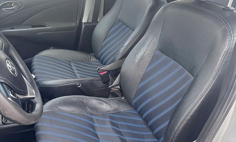 Toyota Etios Xs Seda...