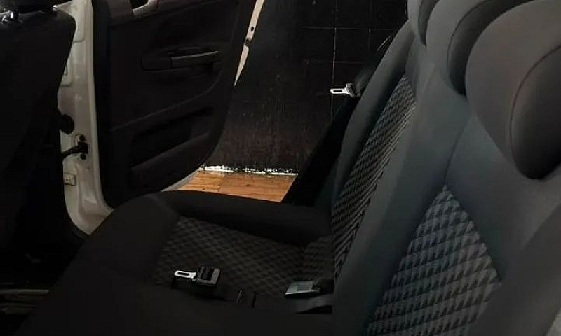 Volkswagen Voyage Co...