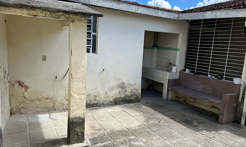 Alugo Excelente Casa...