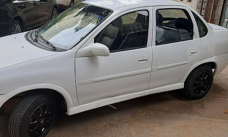 Corsa Classic 2004...