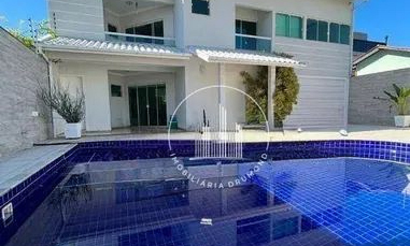 Casa Com 2 Suítes À ...