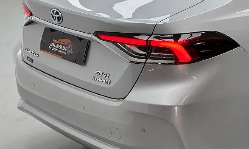 Corolla Altis Premiu...
