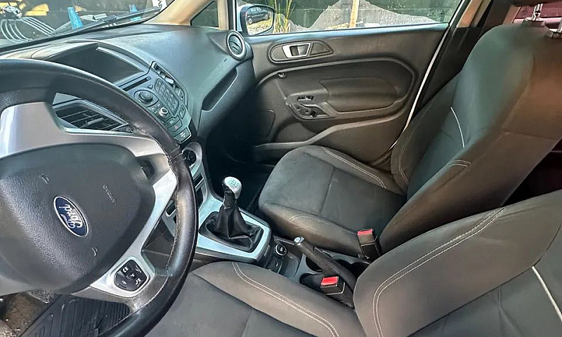 Ford Fiesta Sedan Se...