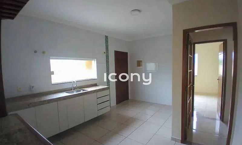 Casa Com 3 Dormitóri...