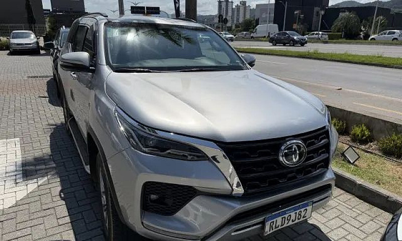 Toyota Hilux Sw4 Srx...