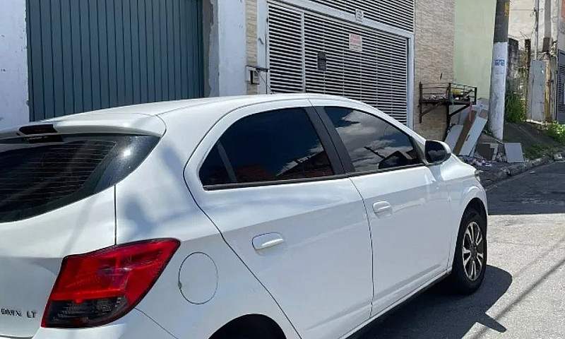 Chevrolet Onix Hatch...