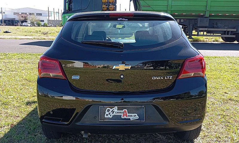 Chevrolet Onix Hatch...