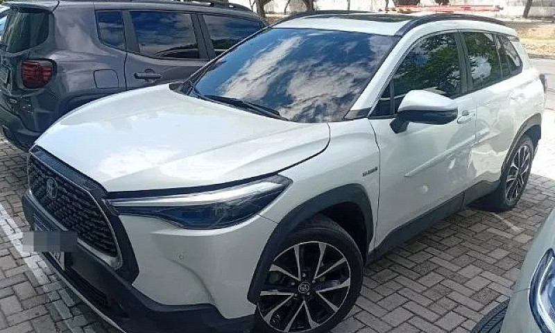 Toyota Corolla Cross...