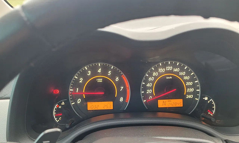 Toyota Corolla Xei 2...