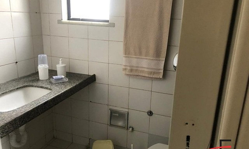 Apartamento Semimobi...