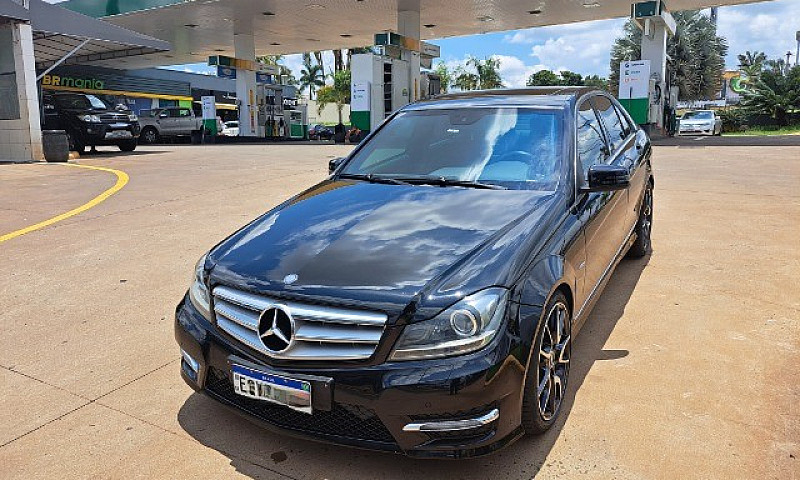 Automóvel Mercedes B...