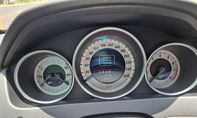 Automóvel Mercedes B...
