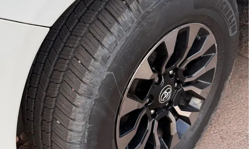 Toyota Hilux 2021 ...
