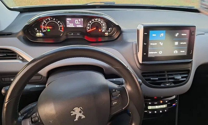 Peugeot 208 Allure 1...