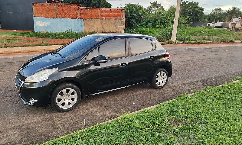 Peugeot 208 1.5, Ano...