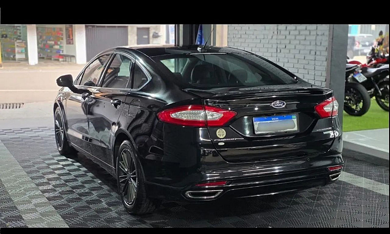 Ford Fusion Titanium...