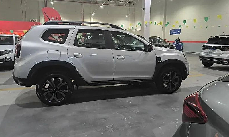 Renault Duster Iconi...