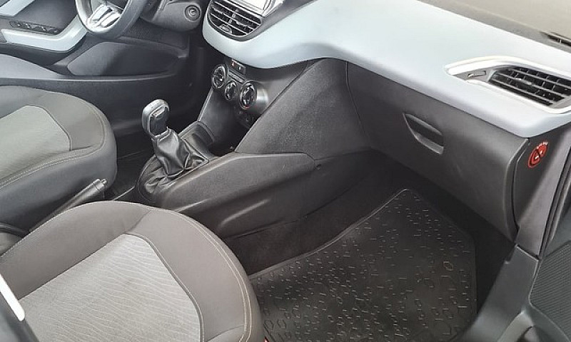 Peugeot 208 Allure 1...